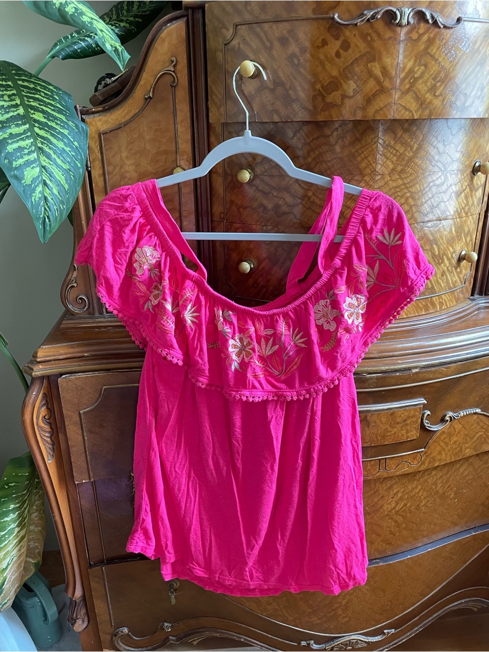 Time and Tru Women's Hot Pink Embroidered Off-Shoulder Top